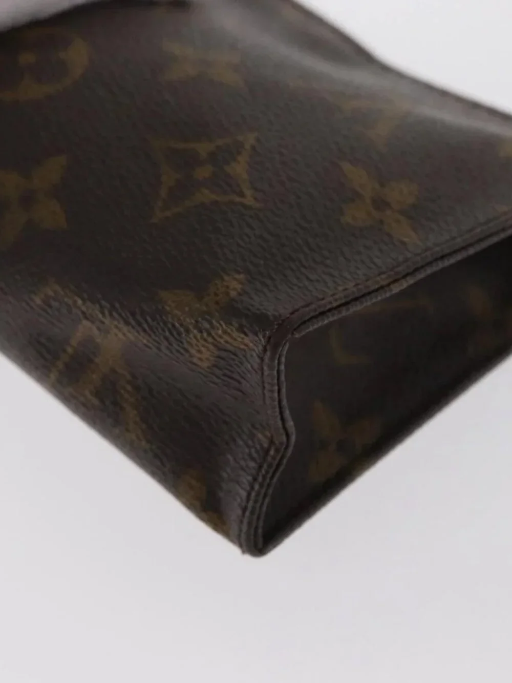 LOUIS VUITTON Monogram Poche Toilette 15 Pouch M47546 LV Auth 169652